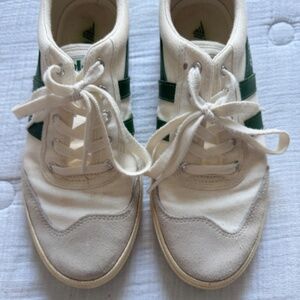 Womans Gola Canvas sneakers